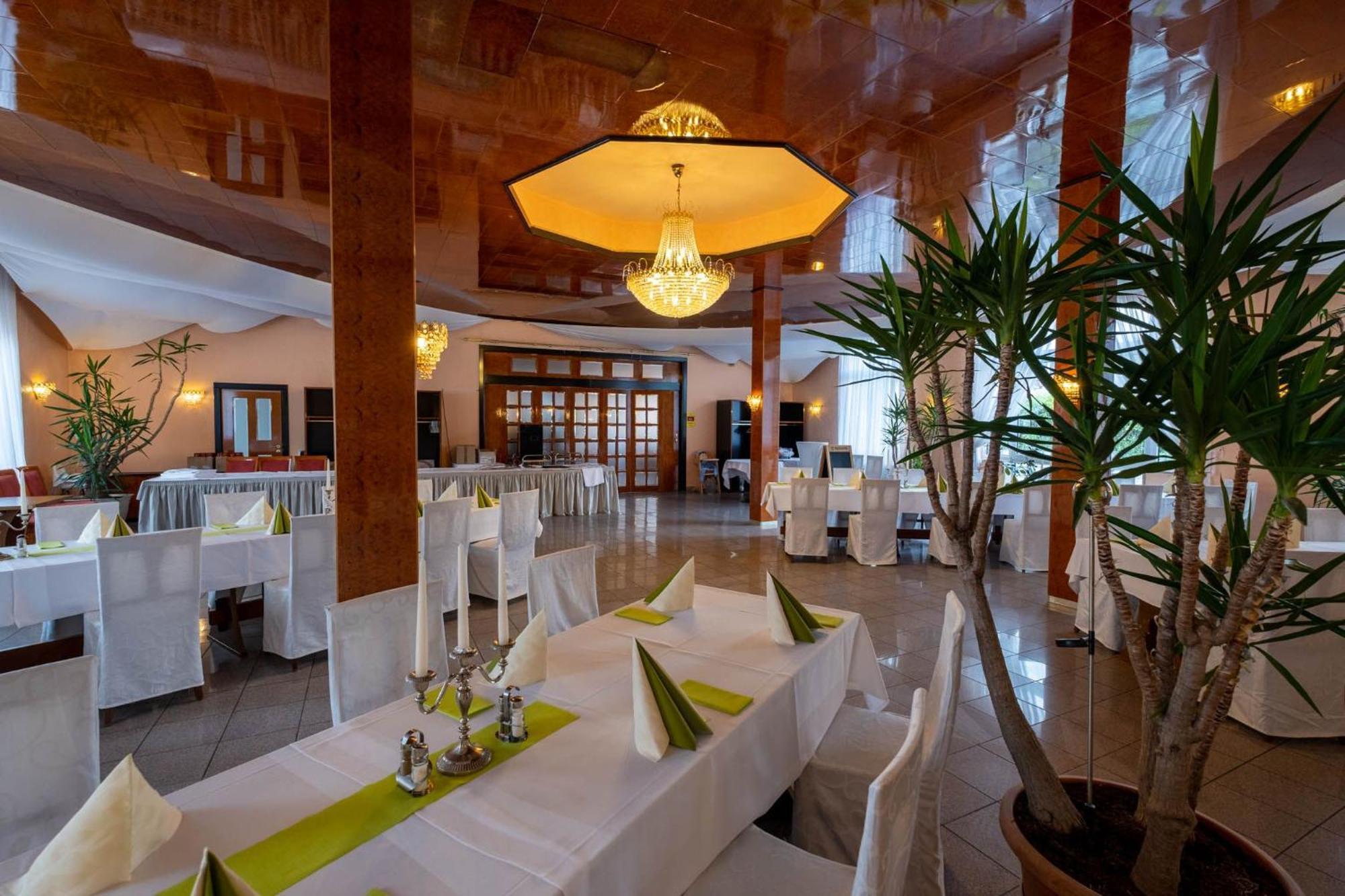 Kraichtaler Hof Hotel Ngoại thất bức ảnh
