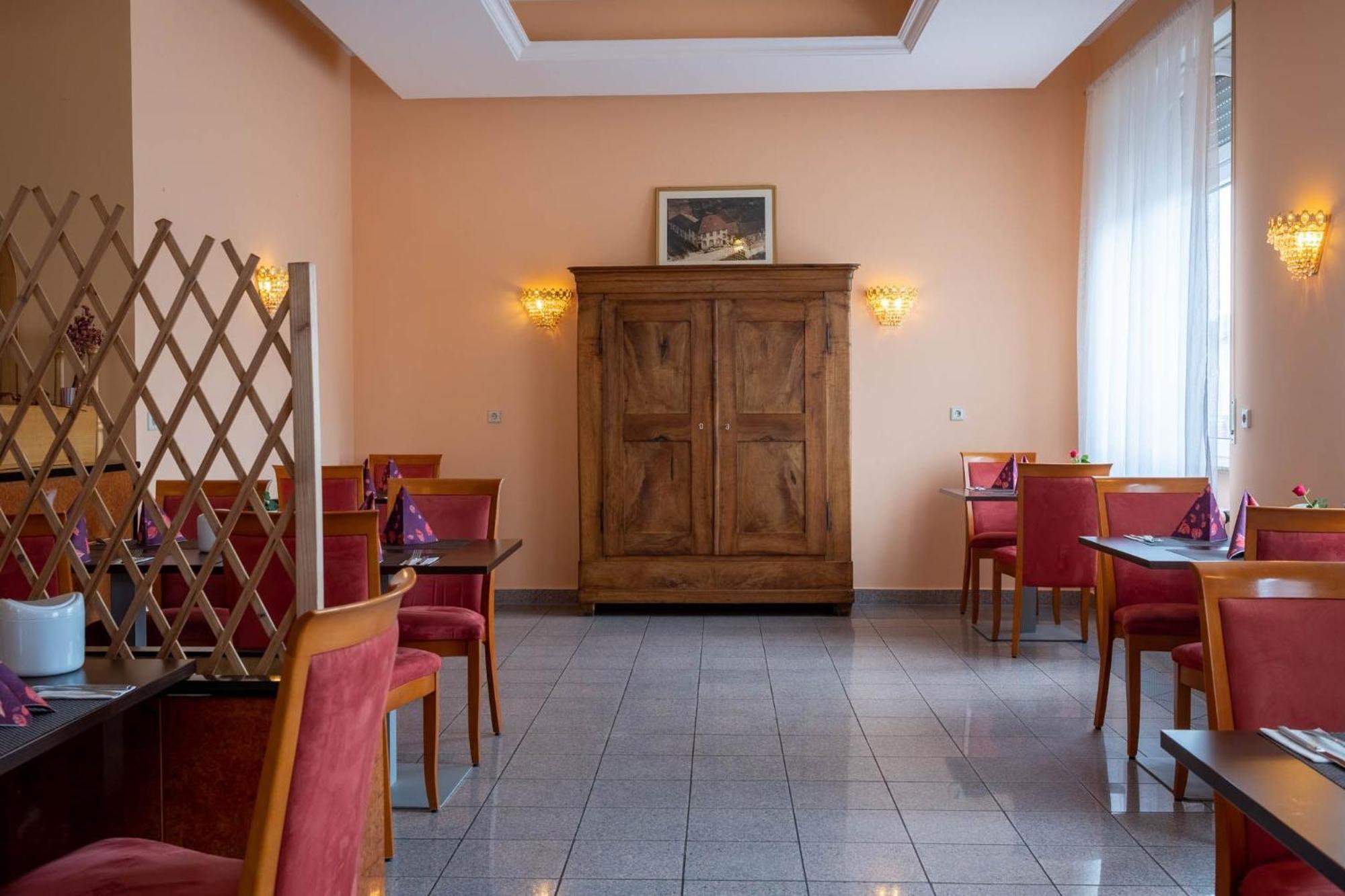 Kraichtaler Hof Hotel Ngoại thất bức ảnh