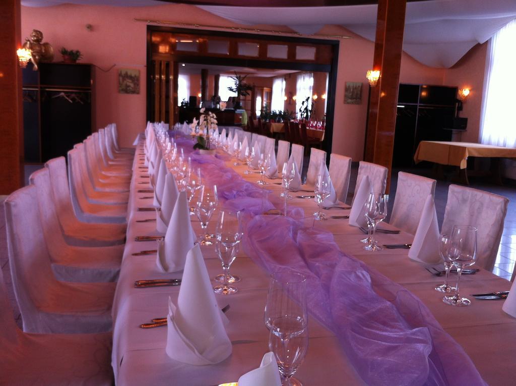 Kraichtaler Hof Hotel Ngoại thất bức ảnh