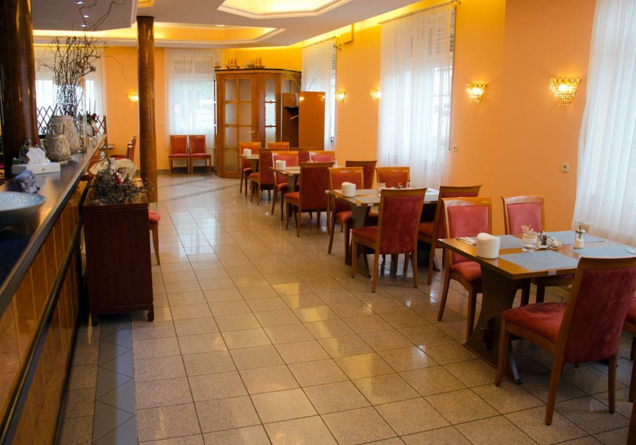 Kraichtaler Hof Hotel Ngoại thất bức ảnh