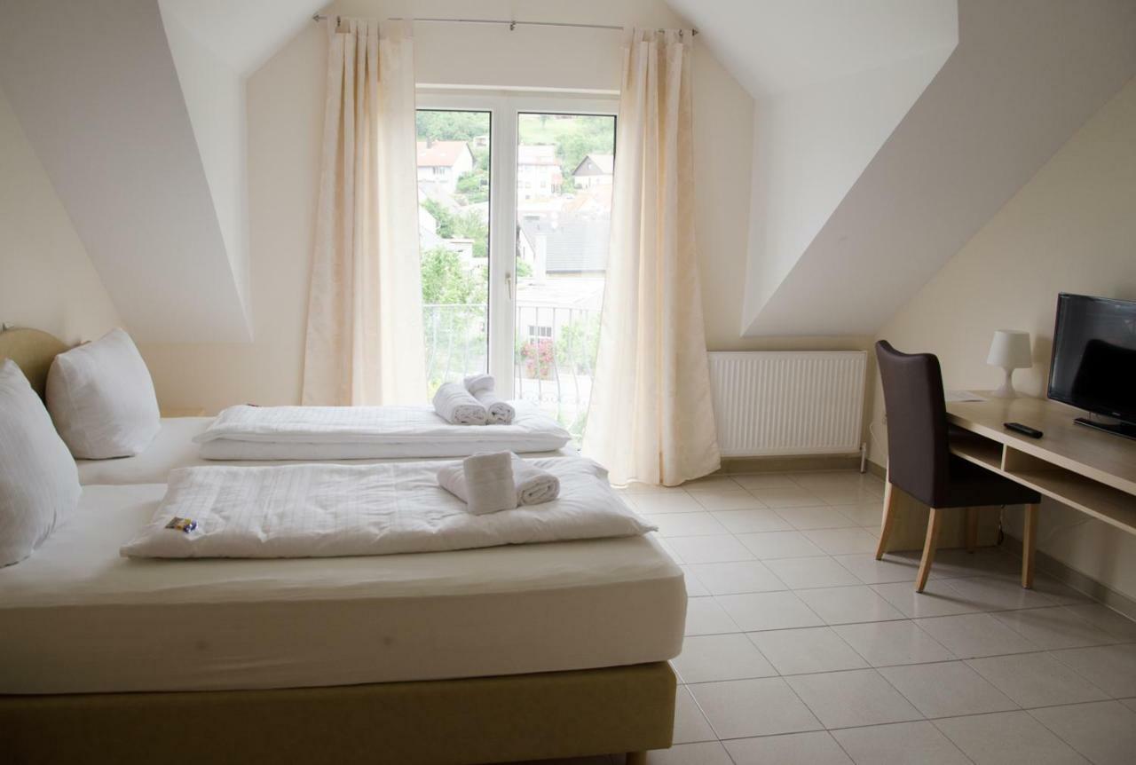 Kraichtaler Hof Hotel Ngoại thất bức ảnh